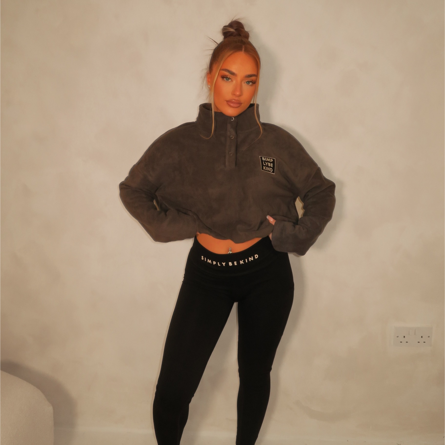 OLIVE QUIET STRENGTH CROPPED FLEECE