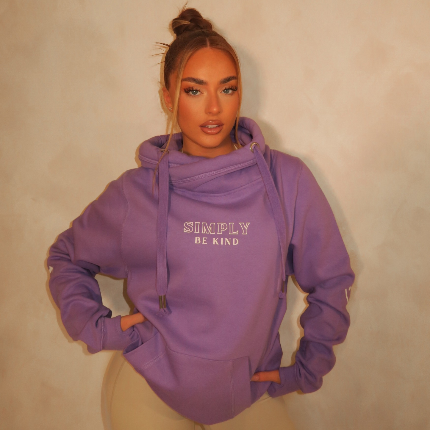 PETAL MIST KISS KROSS HOODIE